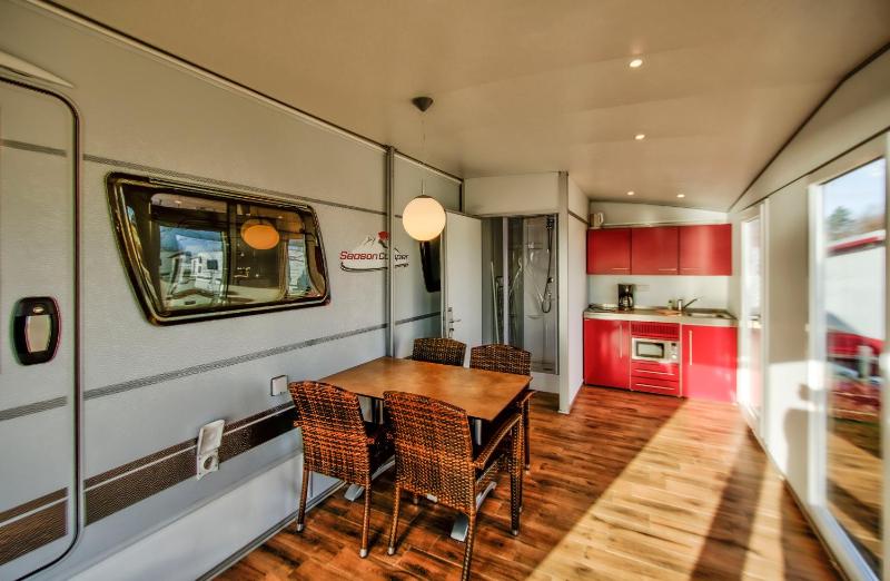 Mietwohnwagen image 3