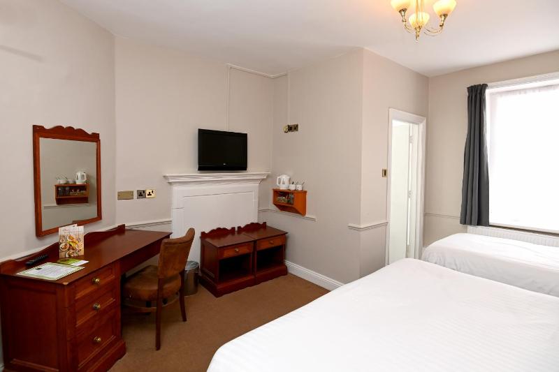 Family Room image 4