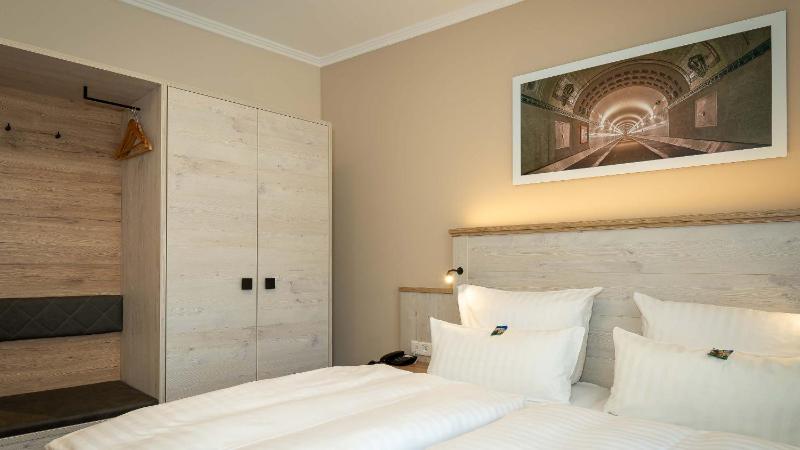 Double Room image 4
