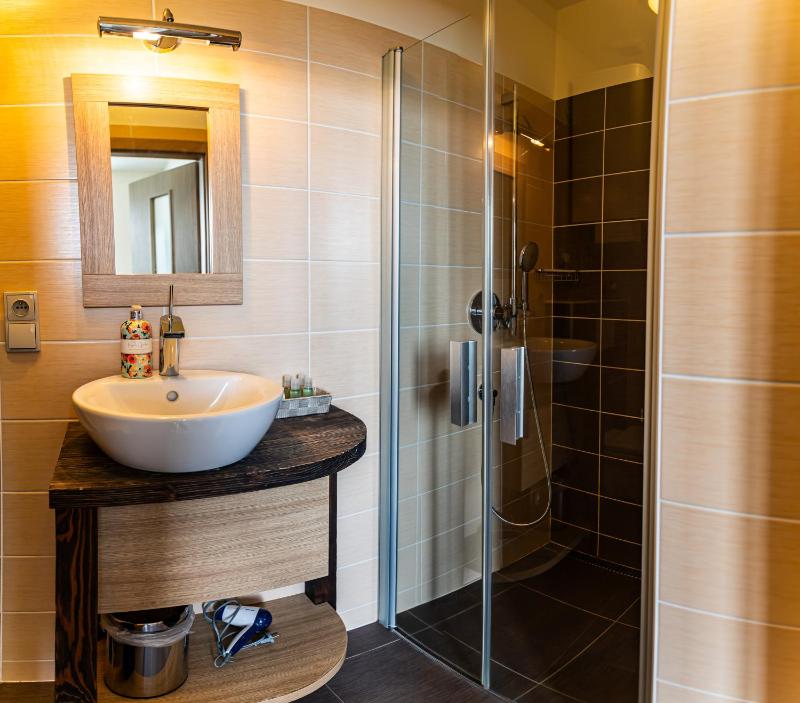 Double or Twin Room image 3