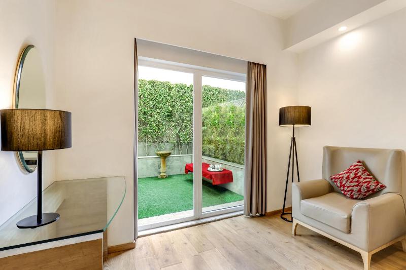 Lemon Tree Premier City Center - image 41