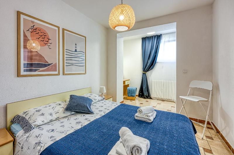 One-Bedroom Apartment image 3