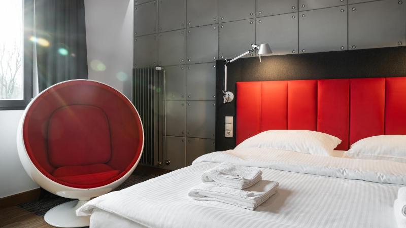 Double Room with Garden View image 2