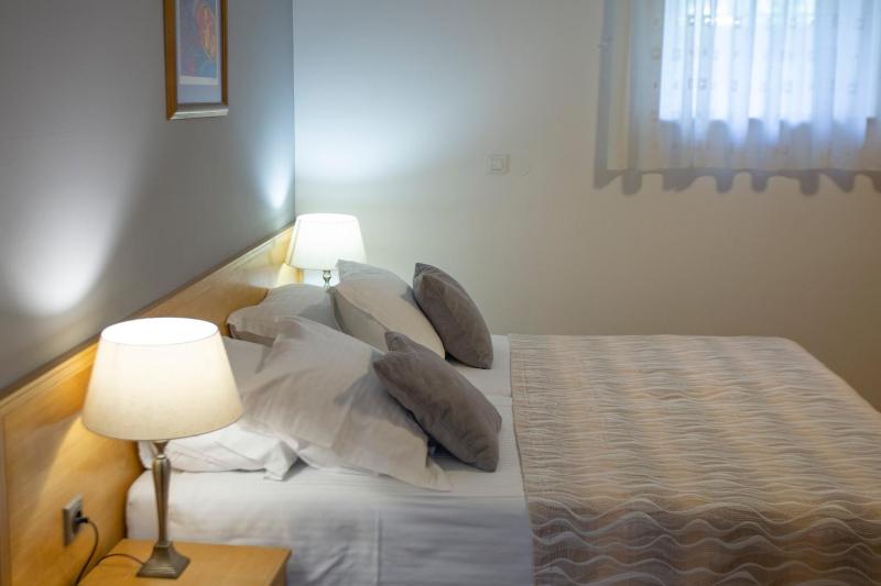 Economy Twin Room - Ground Floor image 2