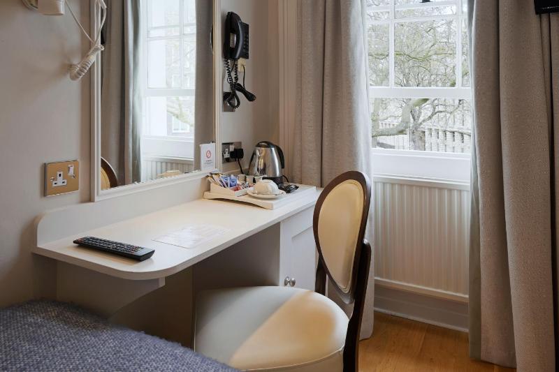Standard Single Room with Shower image 3
