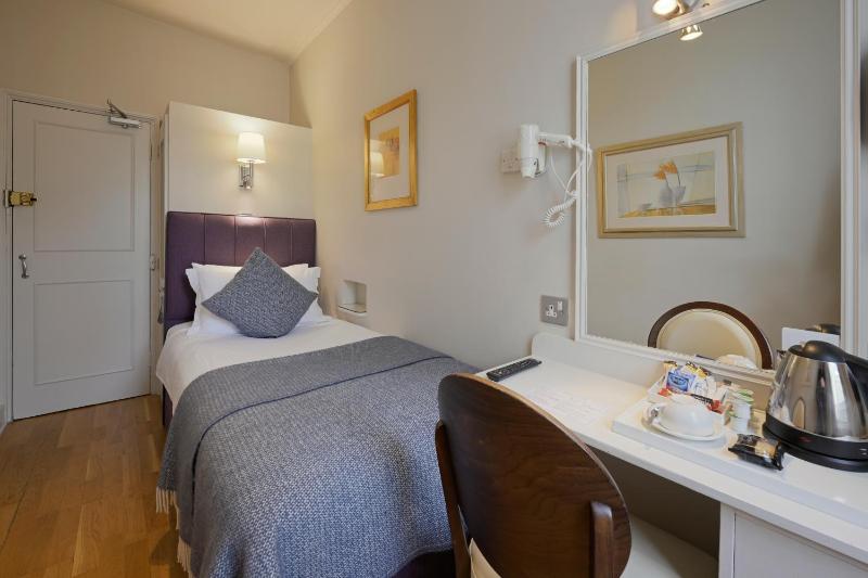 Standard Single Room with Shower image 4