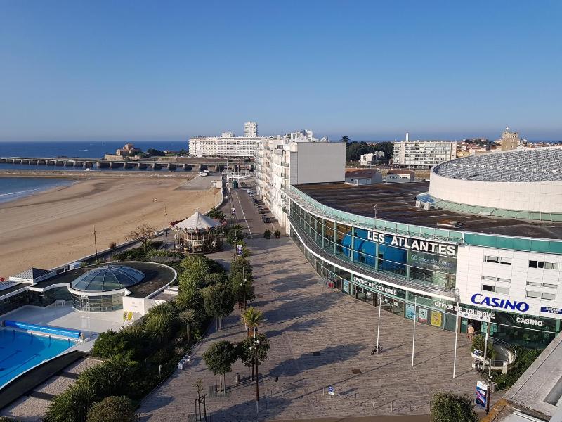 Le Miramar - Appartement 1 Etoile Face Mer - image 11