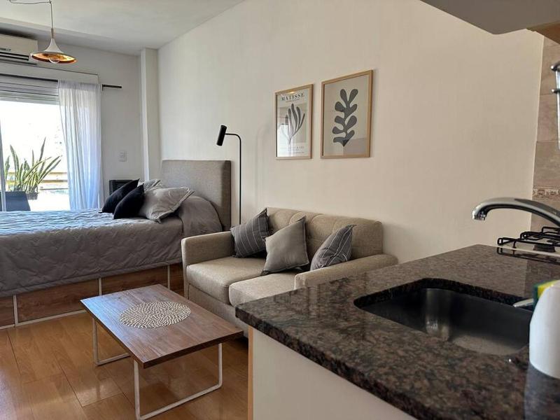 Charming & Comfy Almagro Gem: Balcony ~ Double Bed - image 9