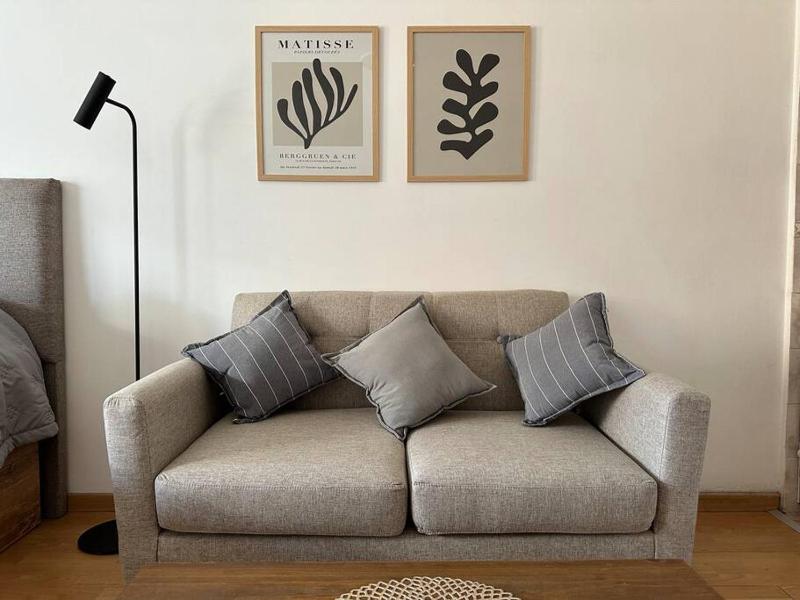 Charming & Comfy Almagro Gem: Balcony ~ Double Bed - image 11