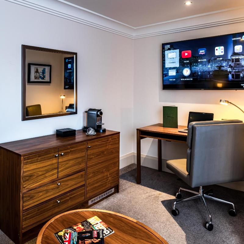 Executive King Room image 4