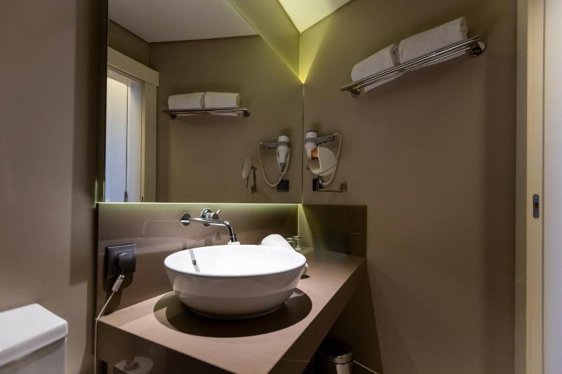 Single Room image 3