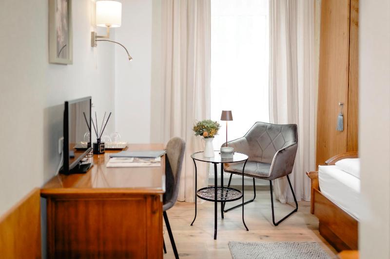 Standard Single Room image 4