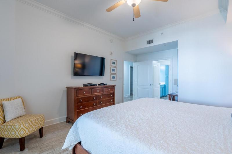 The Oasis 704 - image 13