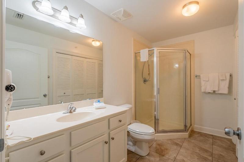 The Oasis 704 - image 10