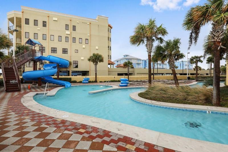 The Oasis 704 - image 25