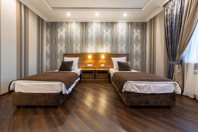 Twin Room image 2
