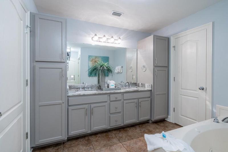 The Oasis 2804 - image 15