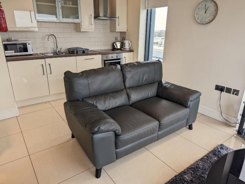 1-Bedroom Apartment image 3