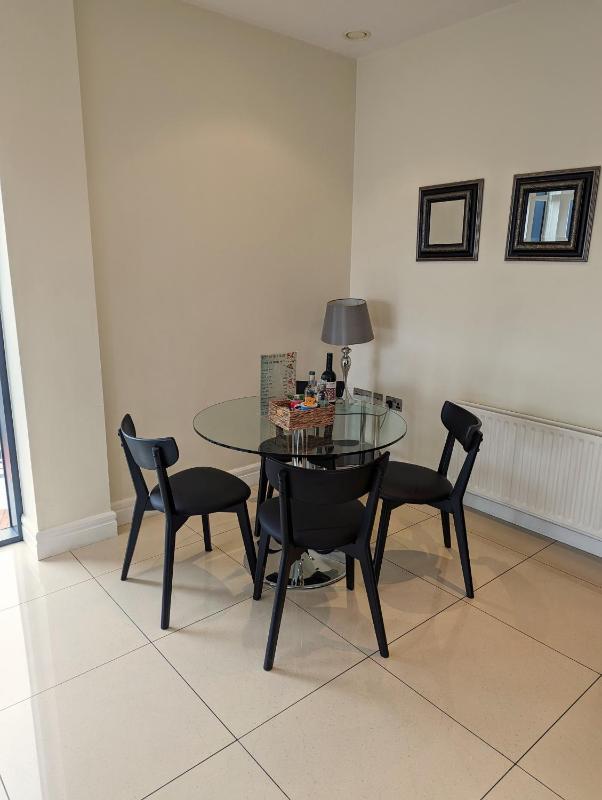 1-Bedroom Apartment image 2
