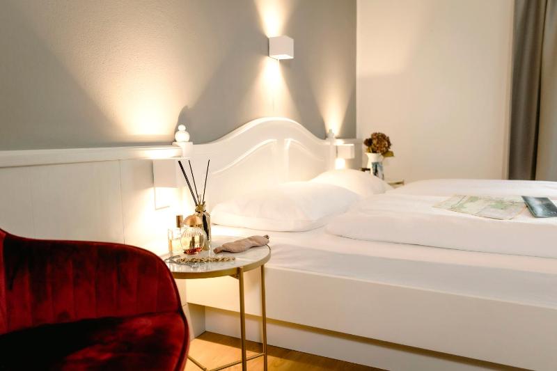 Double Room with Balcony image 1