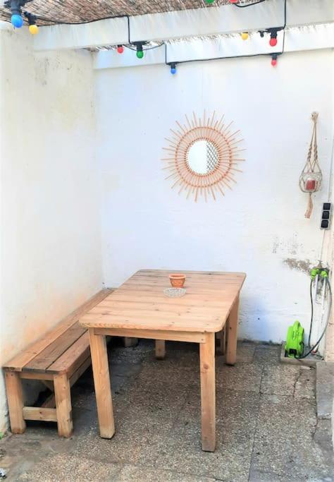 Maison de pêcheur rénovée avec cour proche du port - image 17