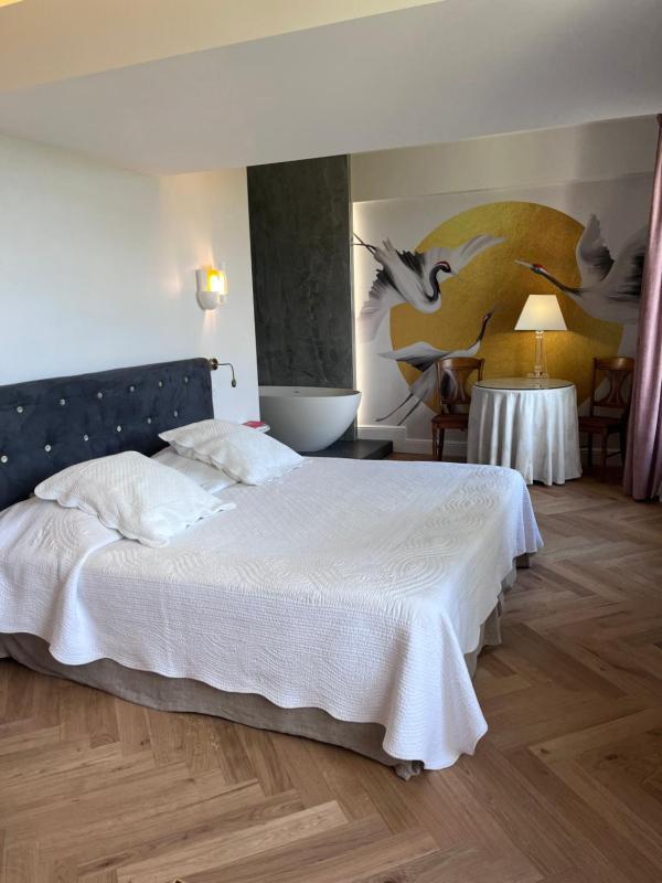 Junior Suite image 2