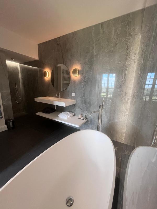 Junior Suite image 1