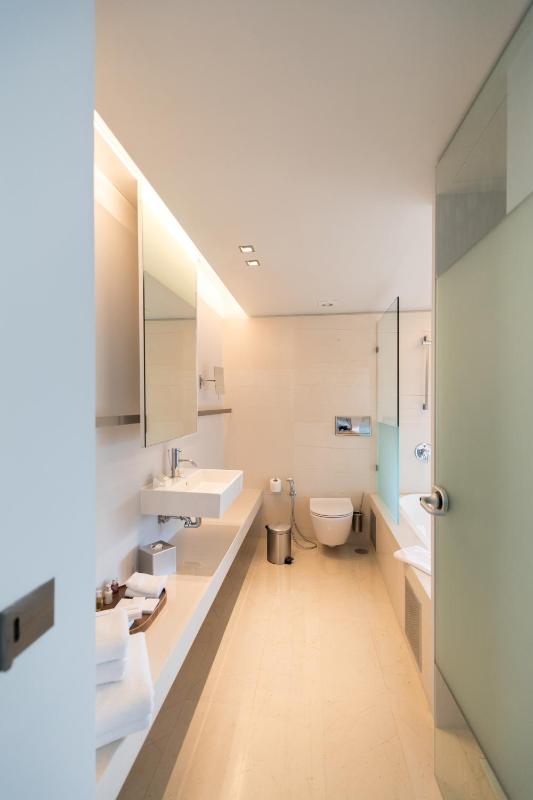 Penthouse Suite with Private Sun Deck image 4