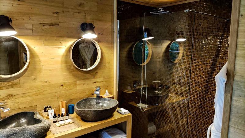 Madame C  - Suite with Hot Tub image 3