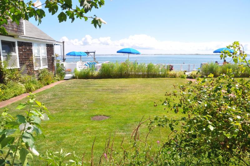 One-Bedroom Suite with Sea View image 2