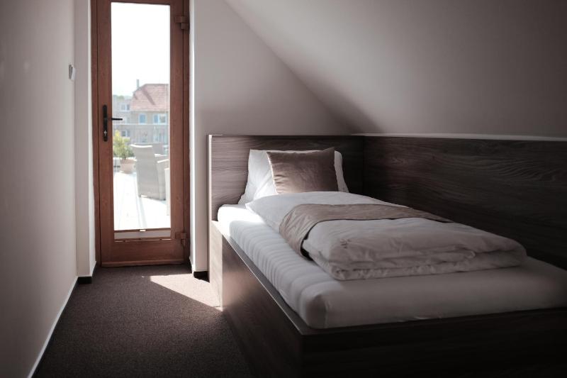 Triple Room with Terrace image 2