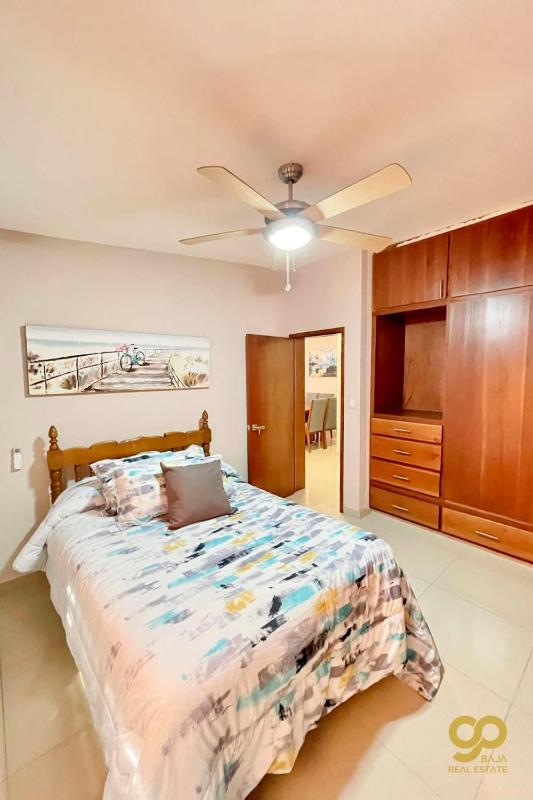 Spacious Downtown Stay 6 Blocks from Malecón - image 2