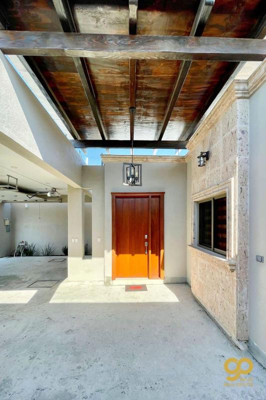 Spacious Downtown Stay 6 Blocks from Malecón - image 12