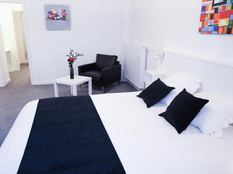 Economy Double Room image 3
