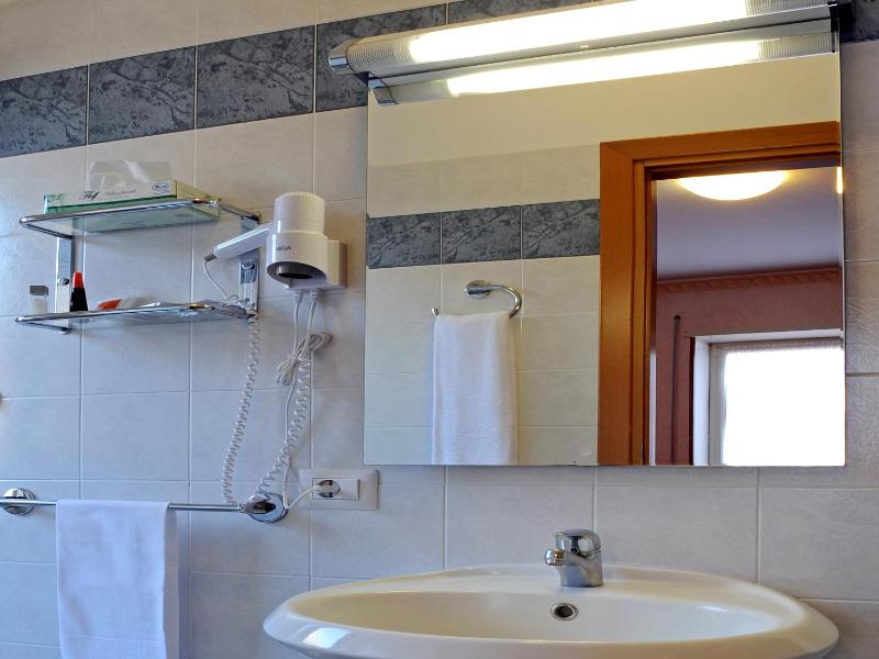 Triple Room image 2