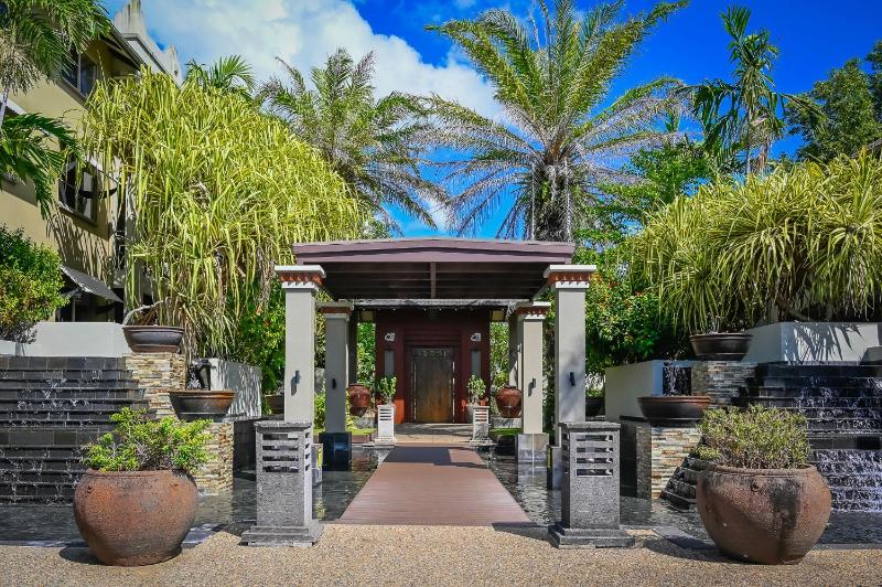 Coastal Bliss - Cairns 9 Pools BBQ & Gym - image 14