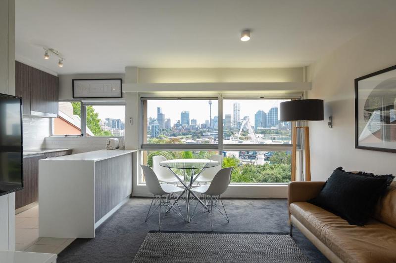 The Gem-Executive Potts Point Harbourview Stunner - image 7