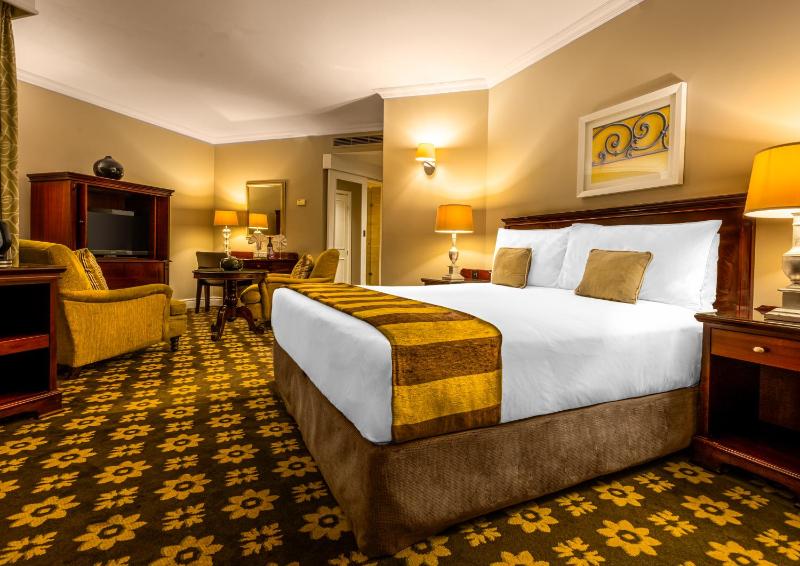 Hemingways Hotel - image 6