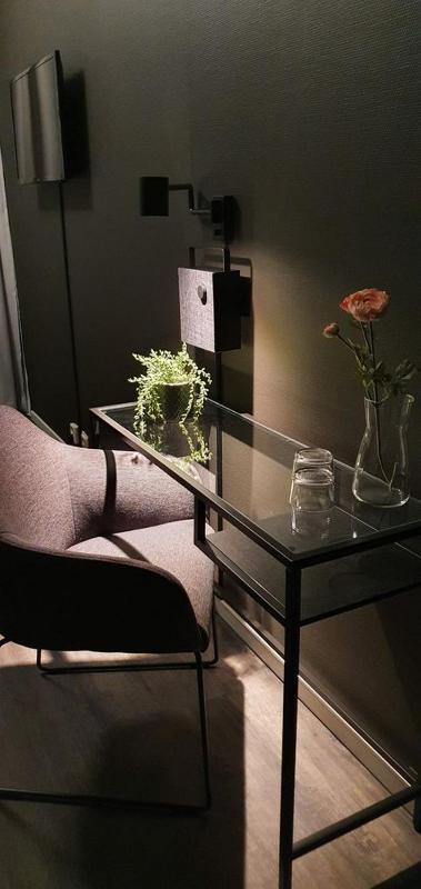 Small Double Room image 4