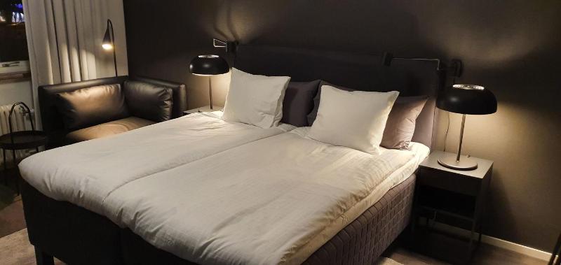 Large Double Room image 2
