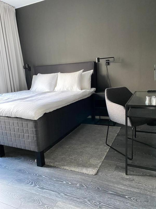 Small Double Room image 2