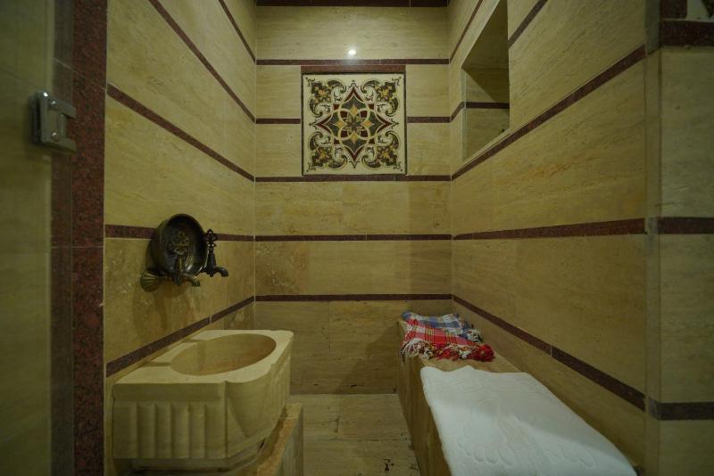 Suite with Private Pool image 4