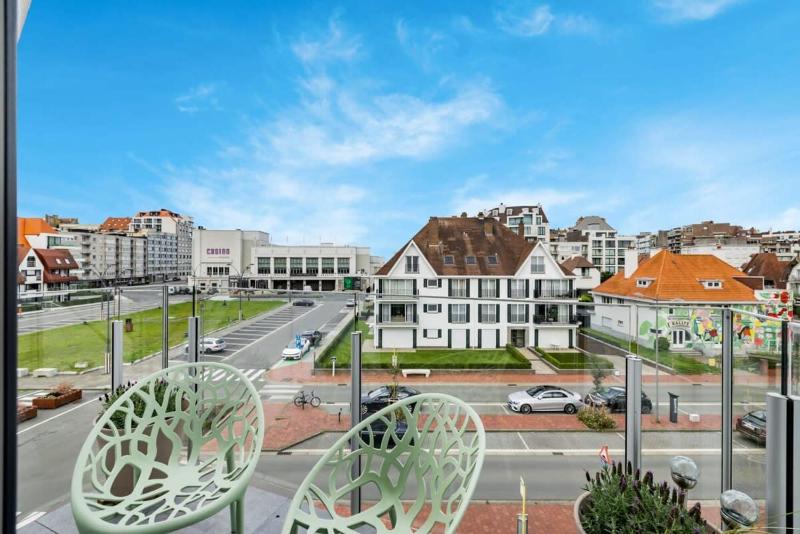 Spacious duplex apartment in the center of Knokke Images