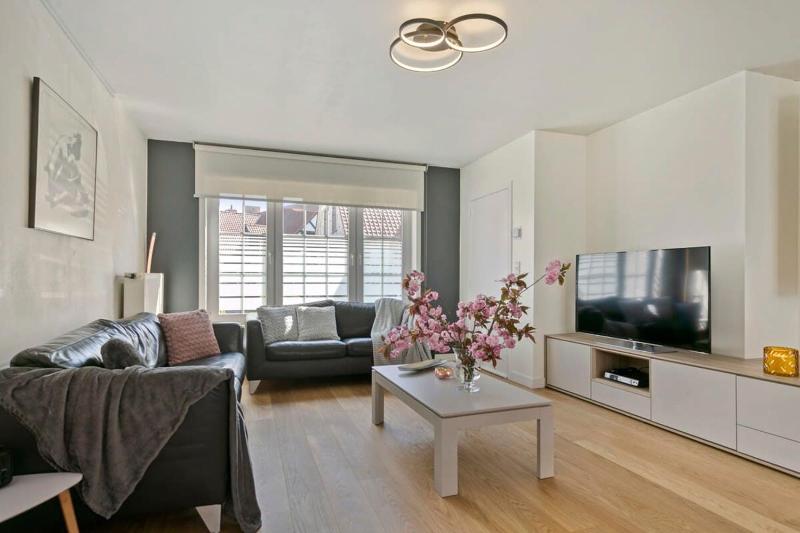 Charming summer-house with sunny garden only 5 minutes from Duinbergen-beach Images