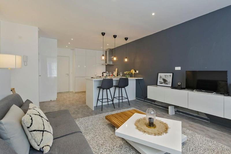 Heavenly Apartment with cosy patio at 10 min from the beach Images