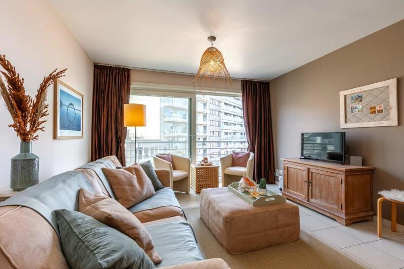 Cosy flat with lateral sea view Images