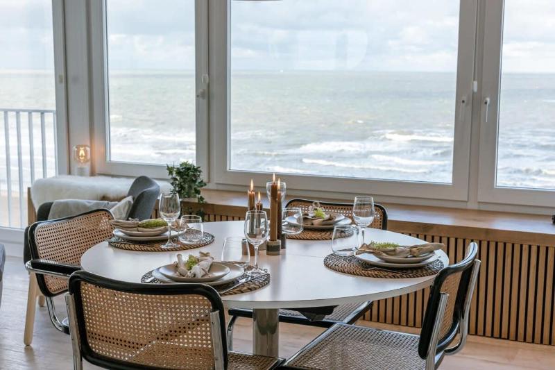Beautiful seaview apartment with private garage Images