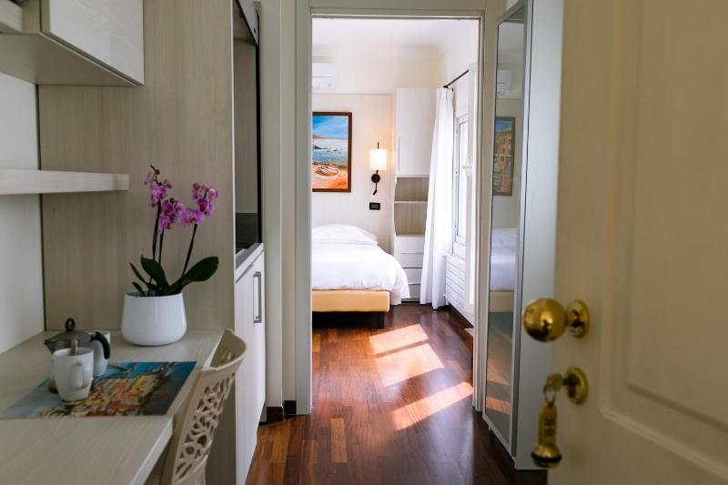 Junior Suite with Terrace image 3