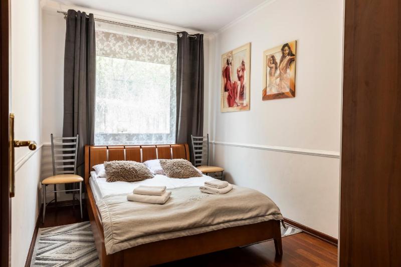 One-Bedroom Apartment with Terrace image 3