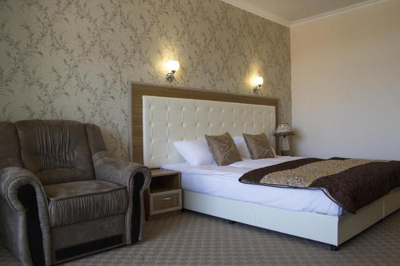 Double Room with Balcony image 1